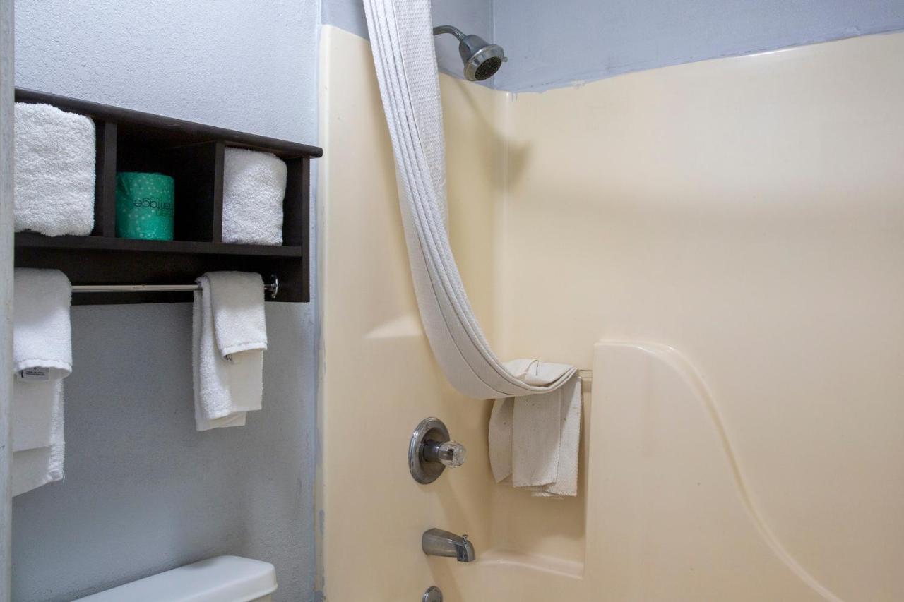 Oak Tree Inn Macon Экстерьер фото